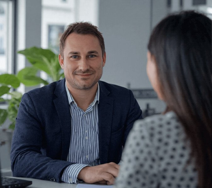 Beratungsgespräch über Private Krankenversicherungen für Beamte