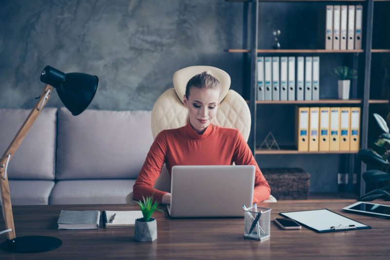 Frau persönlich zusatzversichert